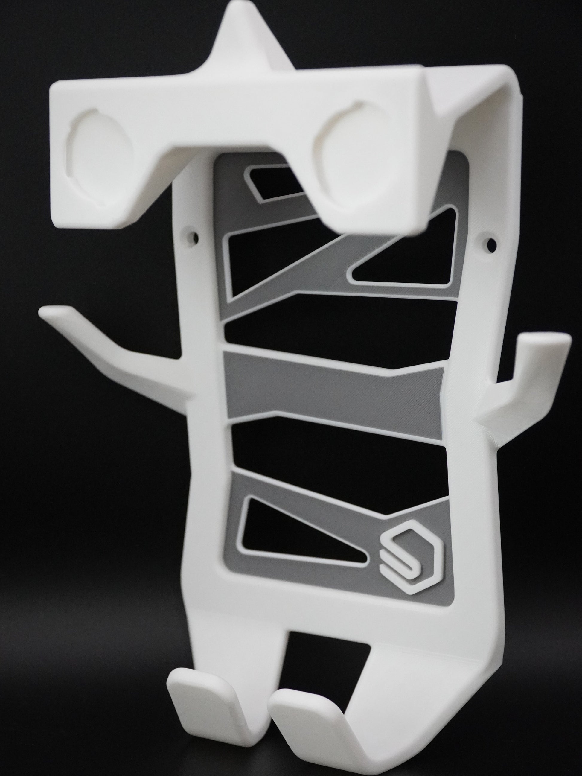 Support pour équipement de vélo (casque, lunettes, chaussures et GPS).