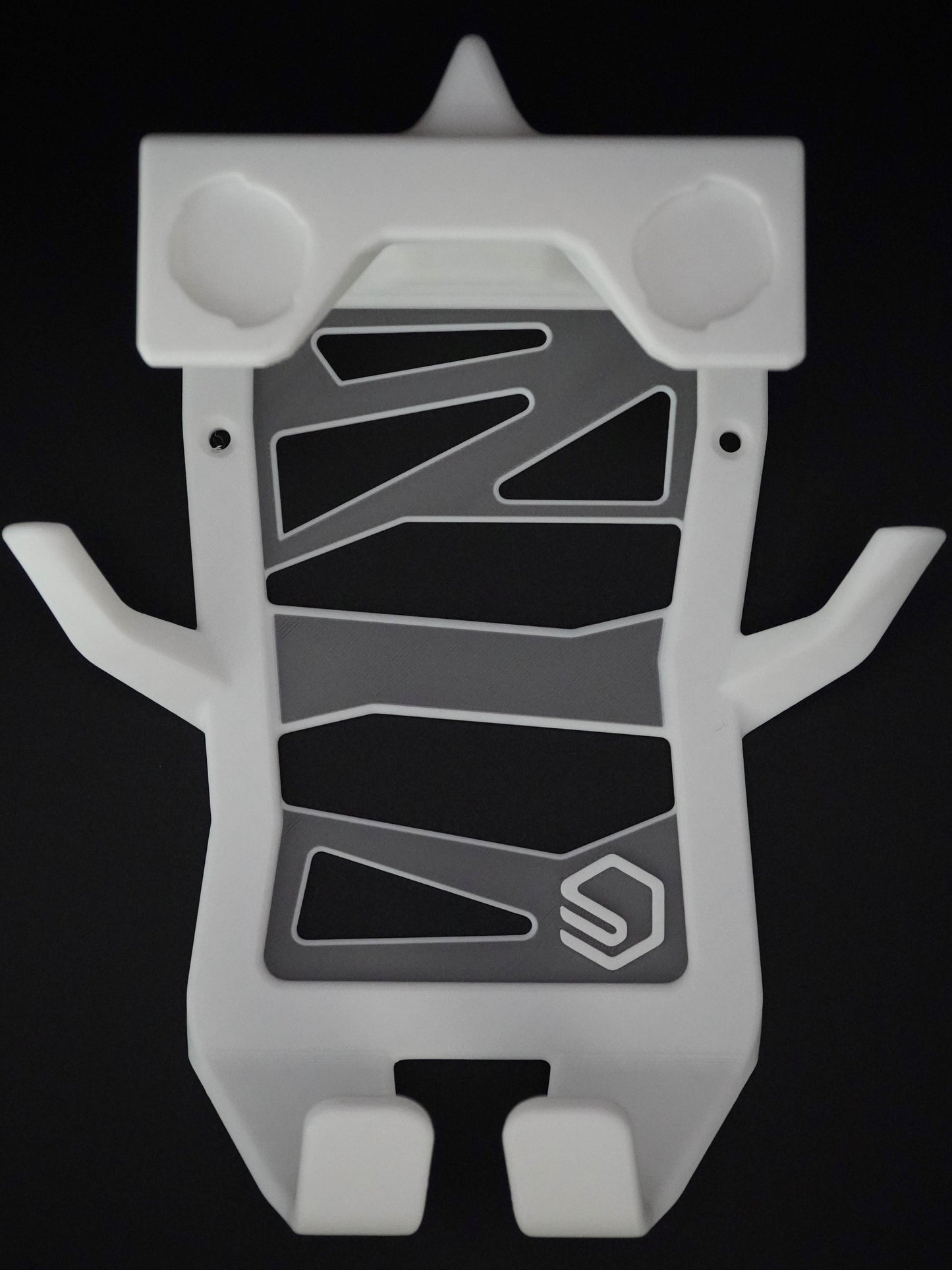 Support pour équipement de vélo (casque, lunettes, chaussures et GPS).