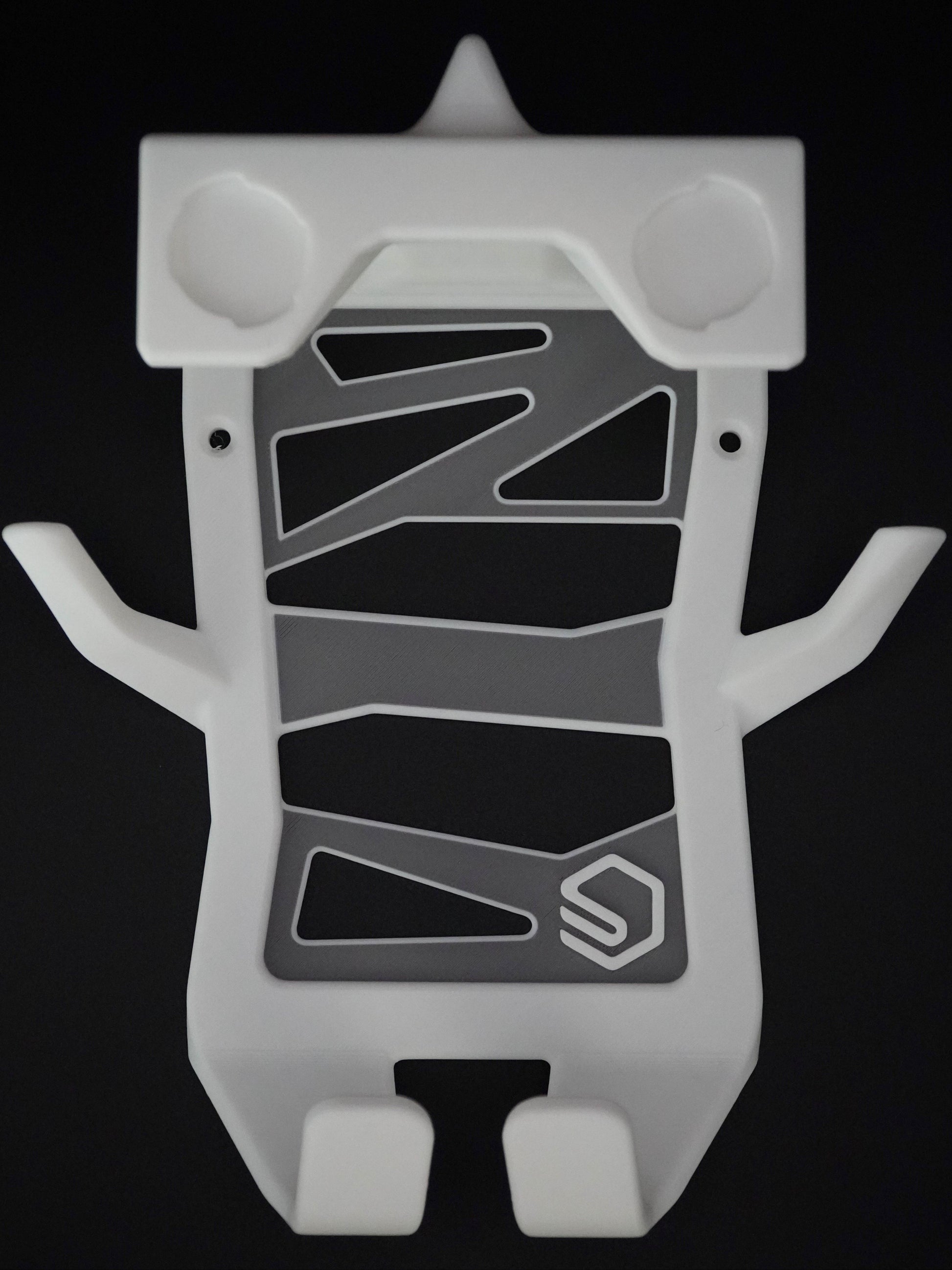 Support pour équipement de vélo (casque, lunettes, chaussures et GPS).