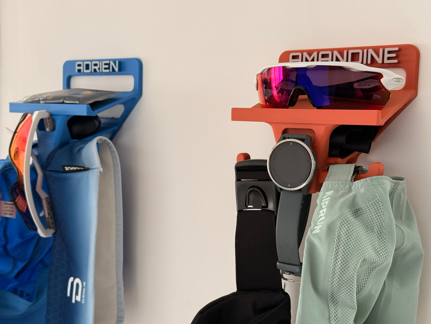 RunningStand PERSO - Support mural personnalisable pour équipement de running